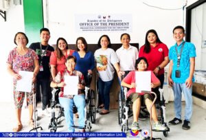 PCUP AT MCKS, NAGHANDOG NG  WHEELCHAIRS AT QUAD CANE SA LIPA