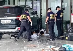 DALAWA PATAY, KABILANG ANG 5-TAONG GULANG  NA BATA, SA SUV CRASH SA NAIA TERMINAL 1