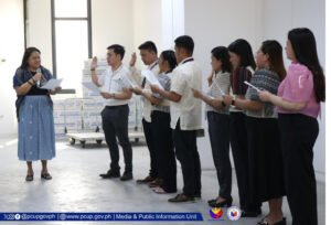 PANUNUMPA NG MGA BAGONG EMPLEYADO NG PCUP, PINANGUNAHAN NI USEC GONZALES